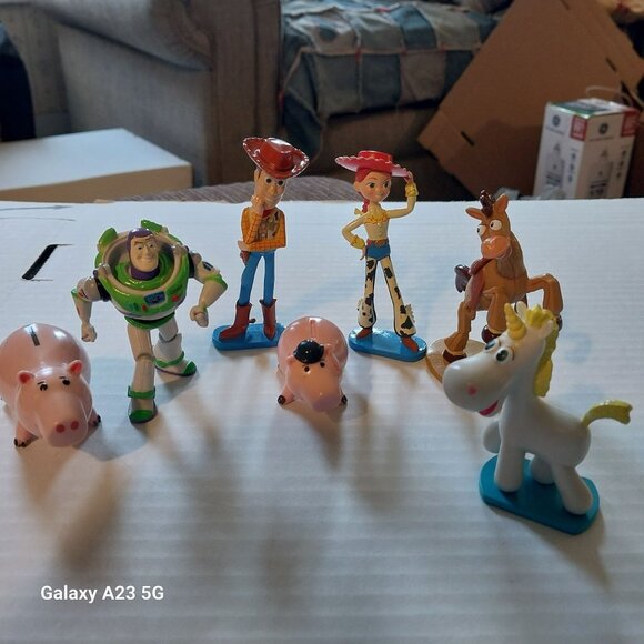 Toy Story Figurine Set Featuring Woody Buzz Lightyear Jessie Bullseye Hamm & But - Picture 2 of 6